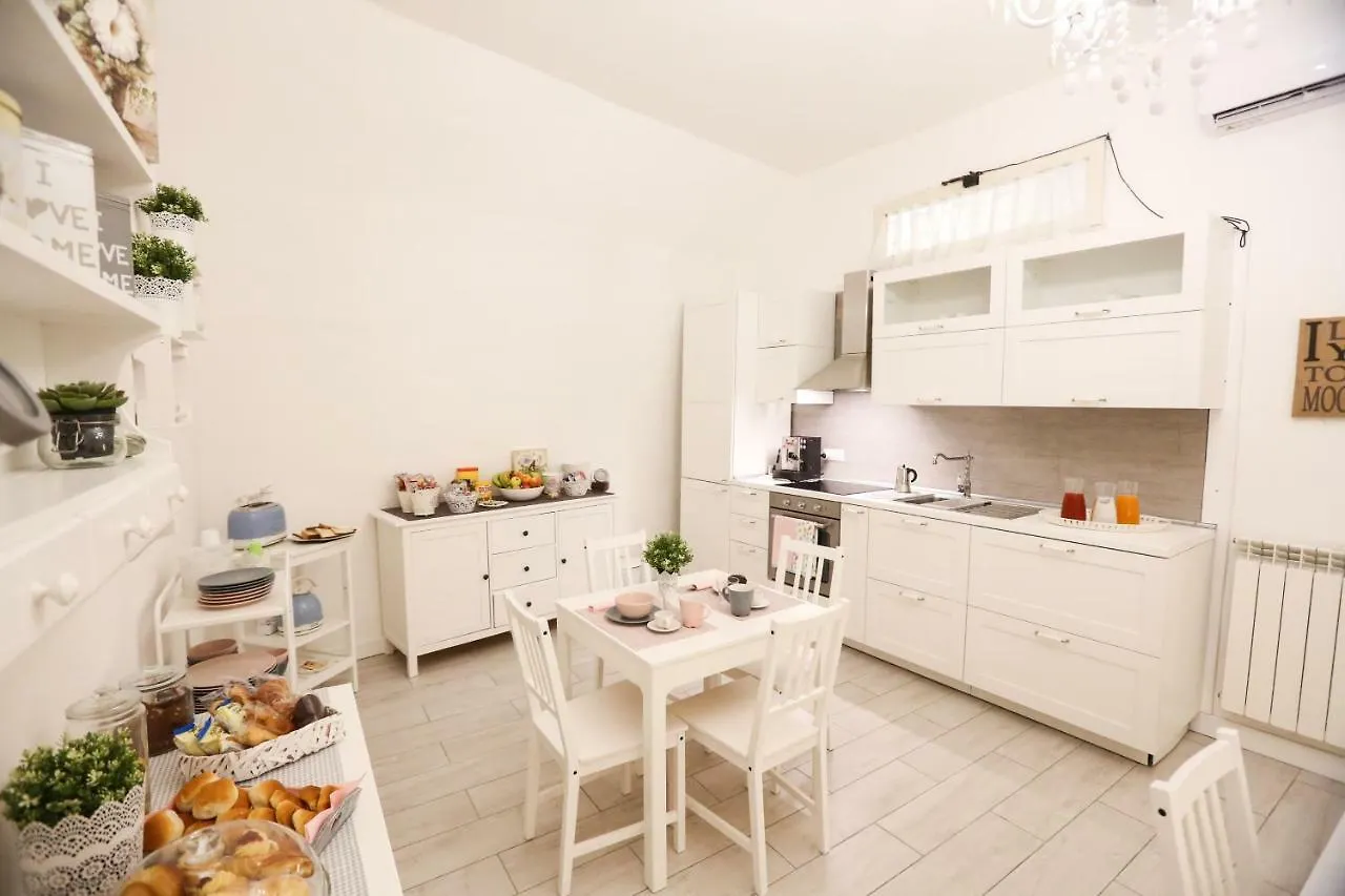 Chiaia Bridge B&B Nápoles Bed and breakfast